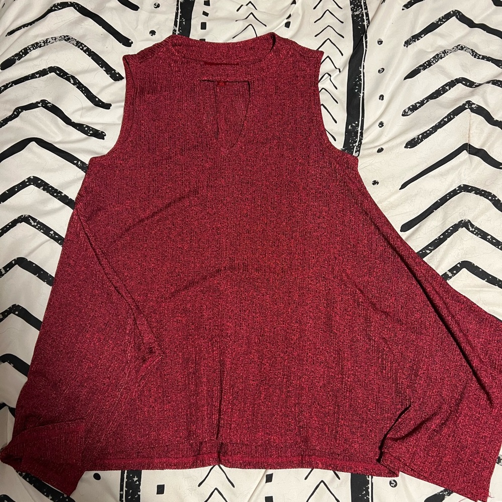 Red top with keyhole cutout
